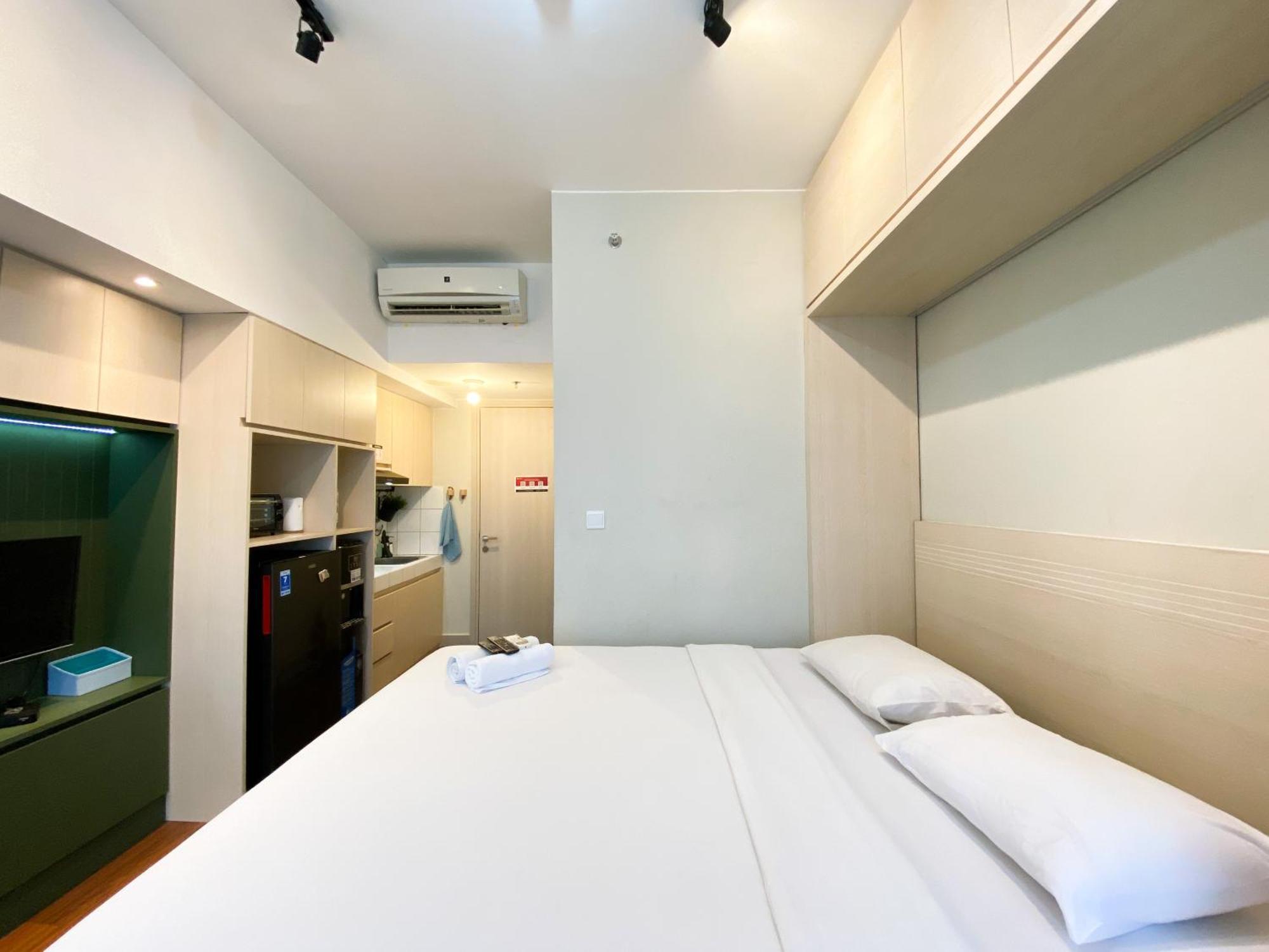Pleasant And Tidy Springlake Summarecon By Travelio Bekasi